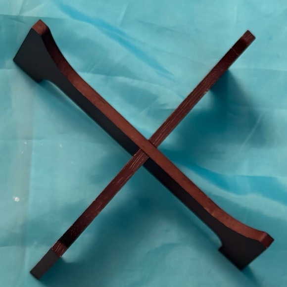 White vase with wooden stand - Picture 3 of 4